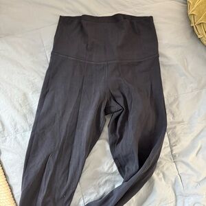 Aritzia TNA butter leggings in navy